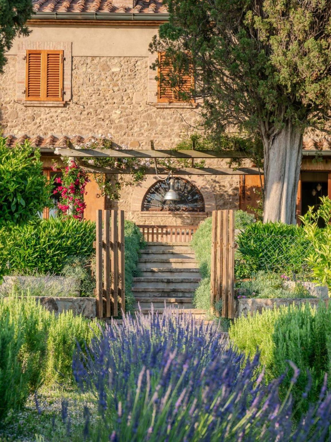 Podere Le Mezzelune 毕博纳 外观 照片