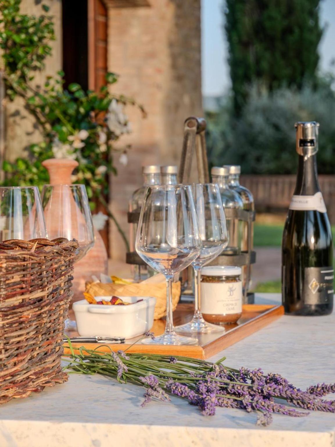 Podere Le Mezzelune 毕博纳 外观 照片